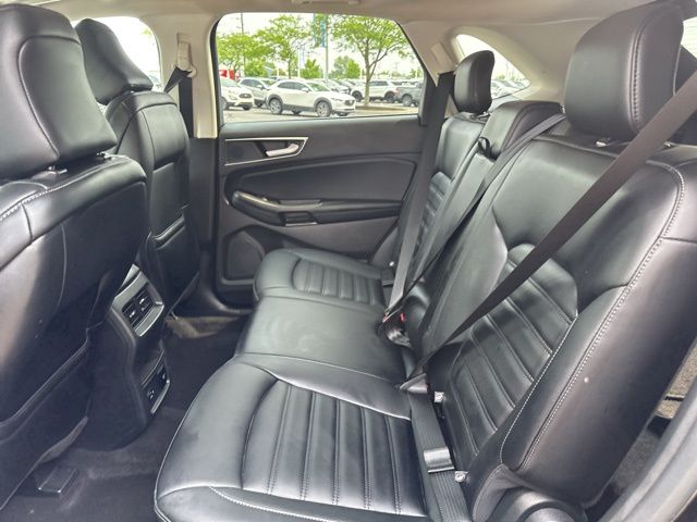 Vehicle image 15 of 47