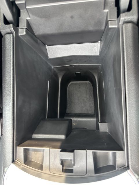 Vehicle image 36 of 47