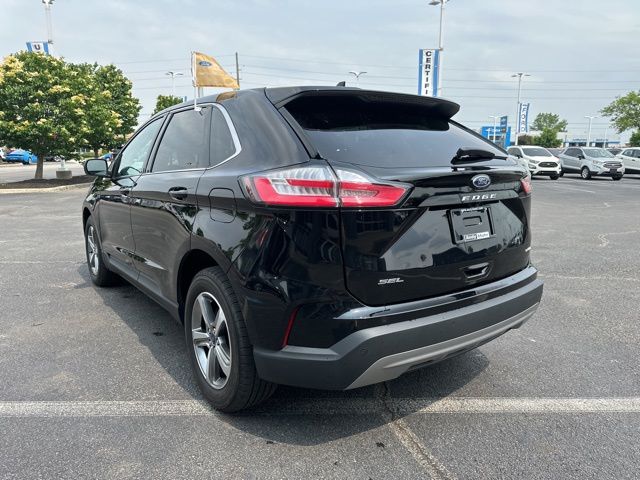 Vehicle image 5 of 47