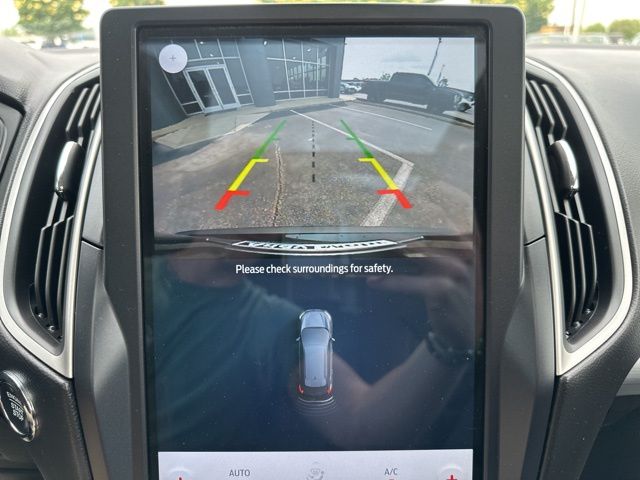 Vehicle image 31 of 47