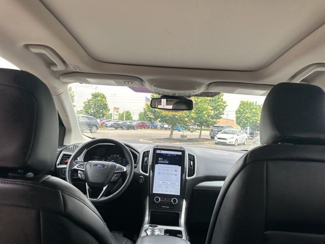 Vehicle image 20 of 47
