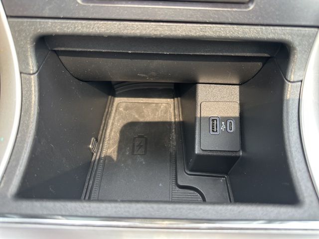 Vehicle image 34 of 47