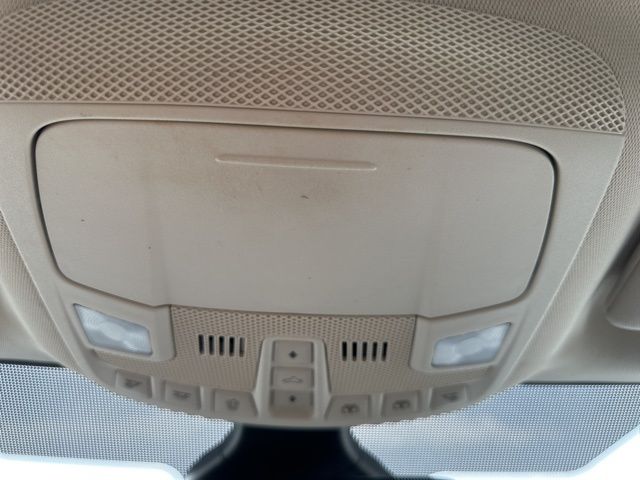 Vehicle image 37 of 47