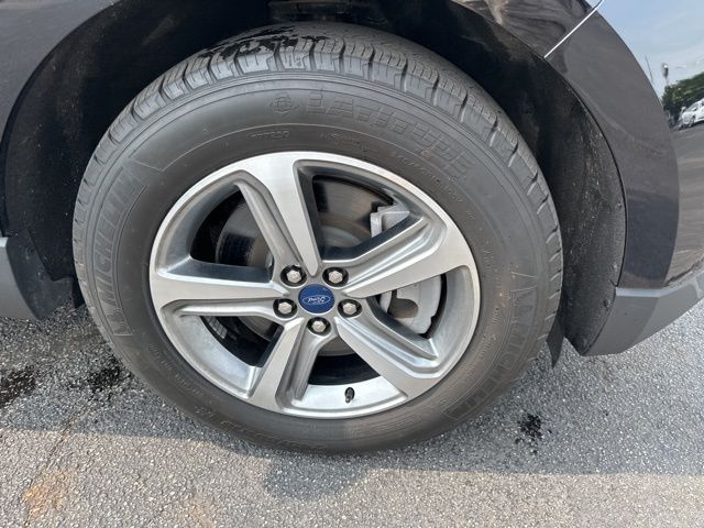 Vehicle image 6 of 47