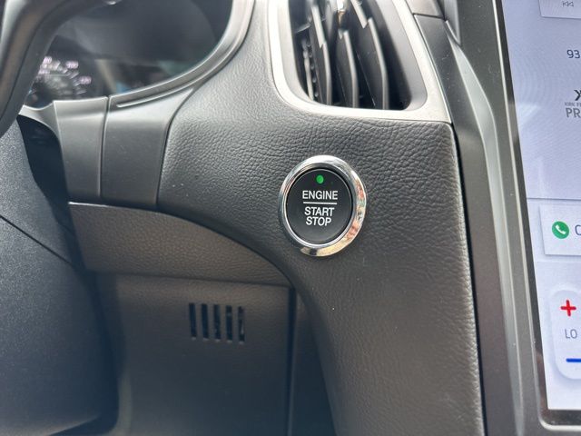 Vehicle image 40 of 47