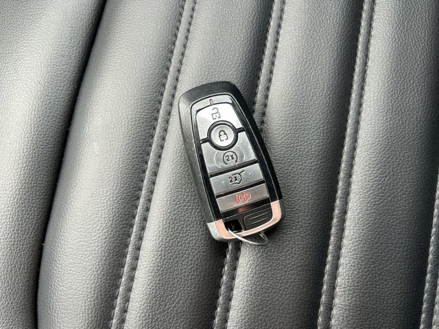 Vehicle image 26 of 35