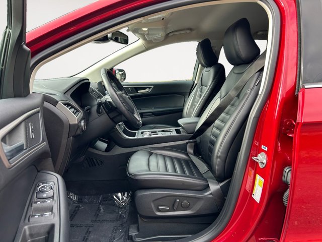 Vehicle image 31 of 35