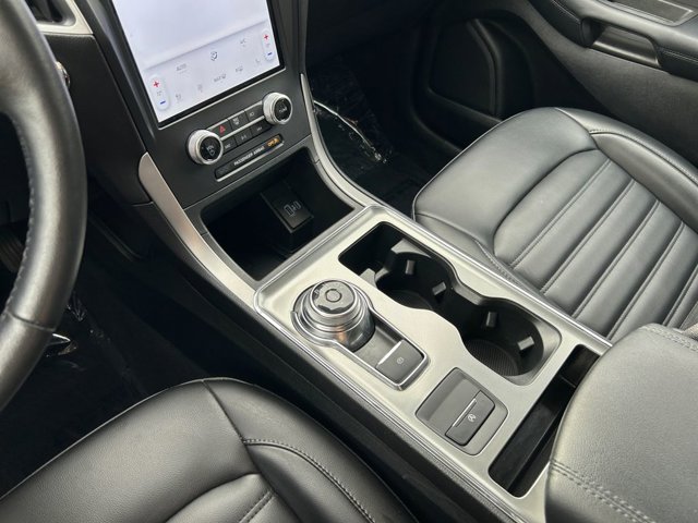 Vehicle image 21 of 35