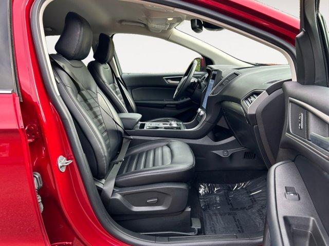 Vehicle image 14 of 35