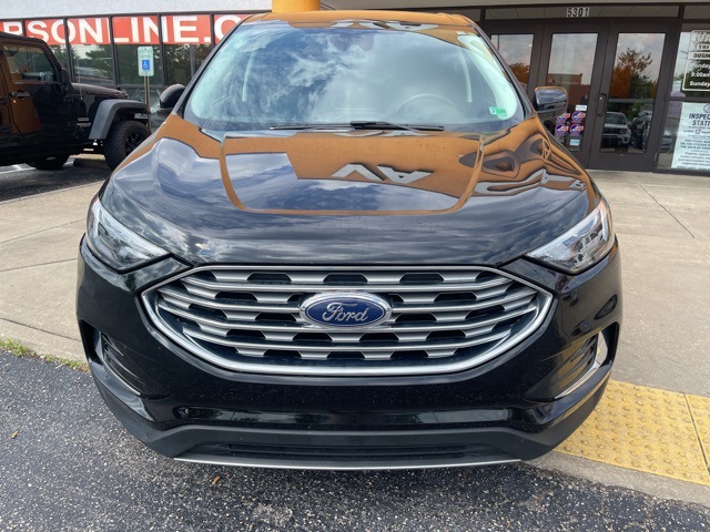 Vehicle image 9 of 17