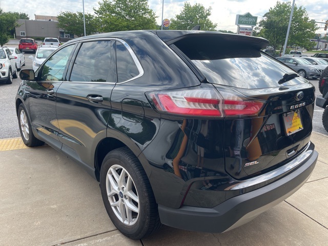 Vehicle image 5 of 17