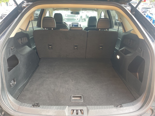 Vehicle image 16 of 17