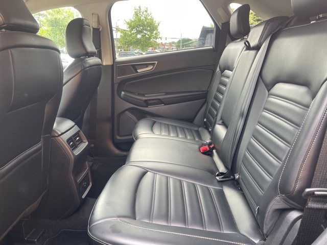 Vehicle image 15 of 17