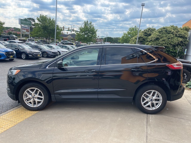 Vehicle image 6 of 17