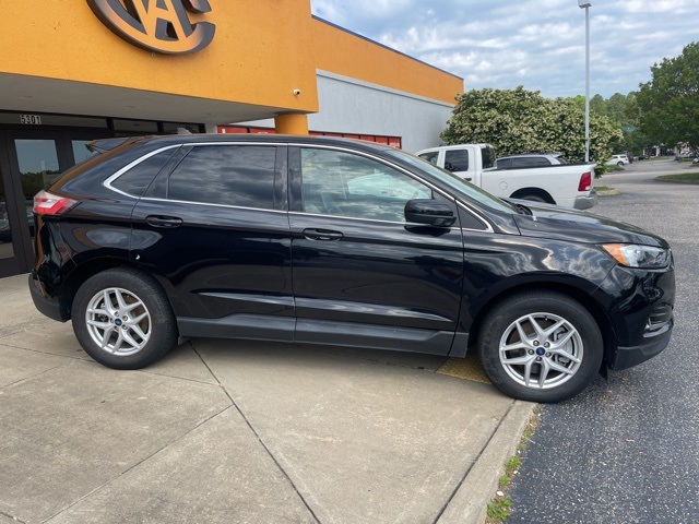 Vehicle image 2 of 17