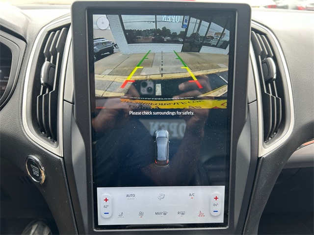 Vehicle image 23 of 25