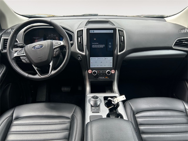 Vehicle image 10 of 25