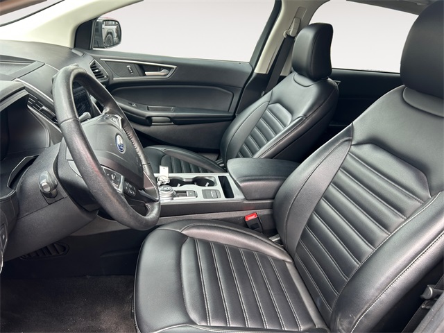 Vehicle image 9 of 25