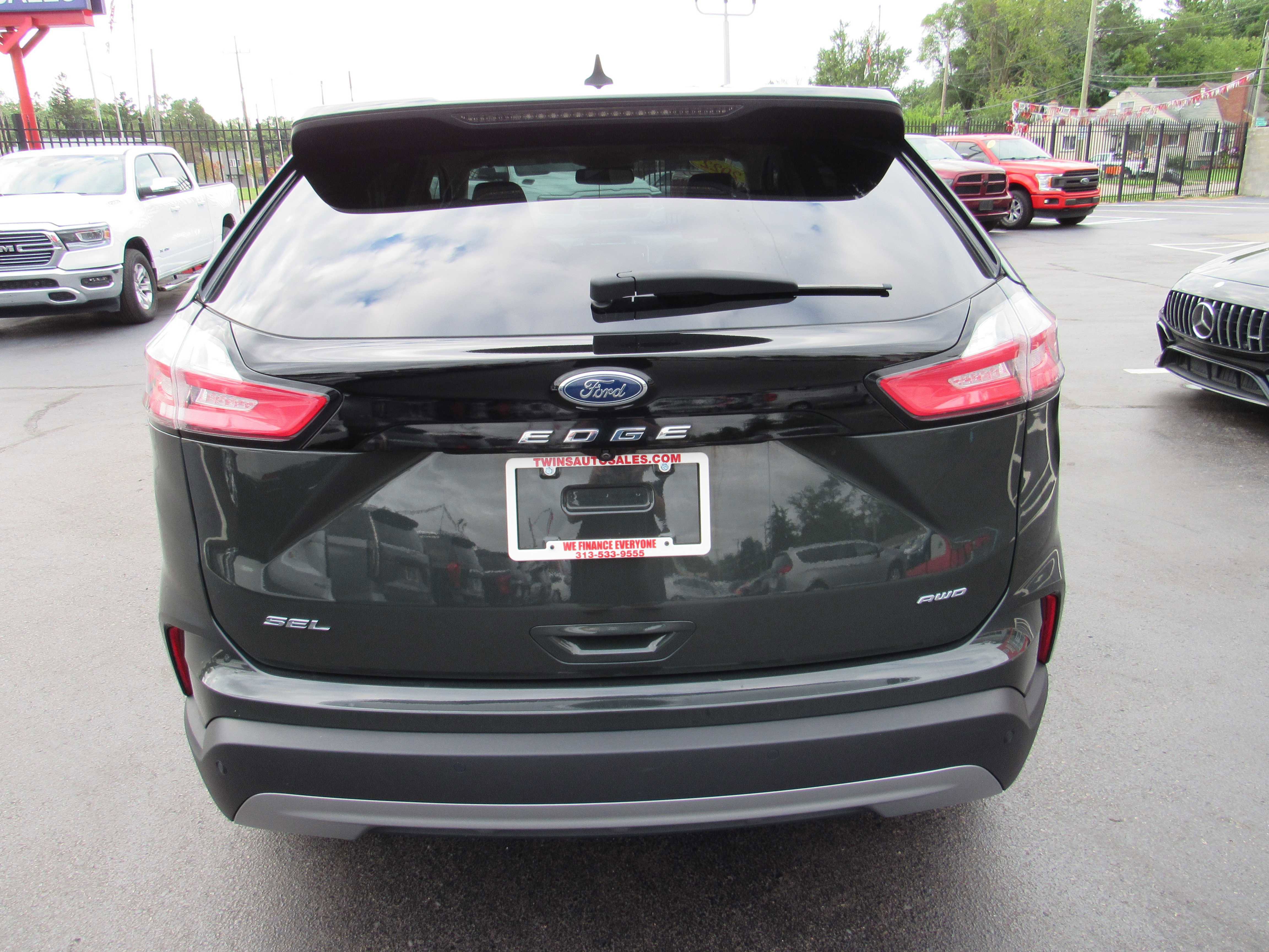 2022 Ford Edge SEL Image 6 of 22