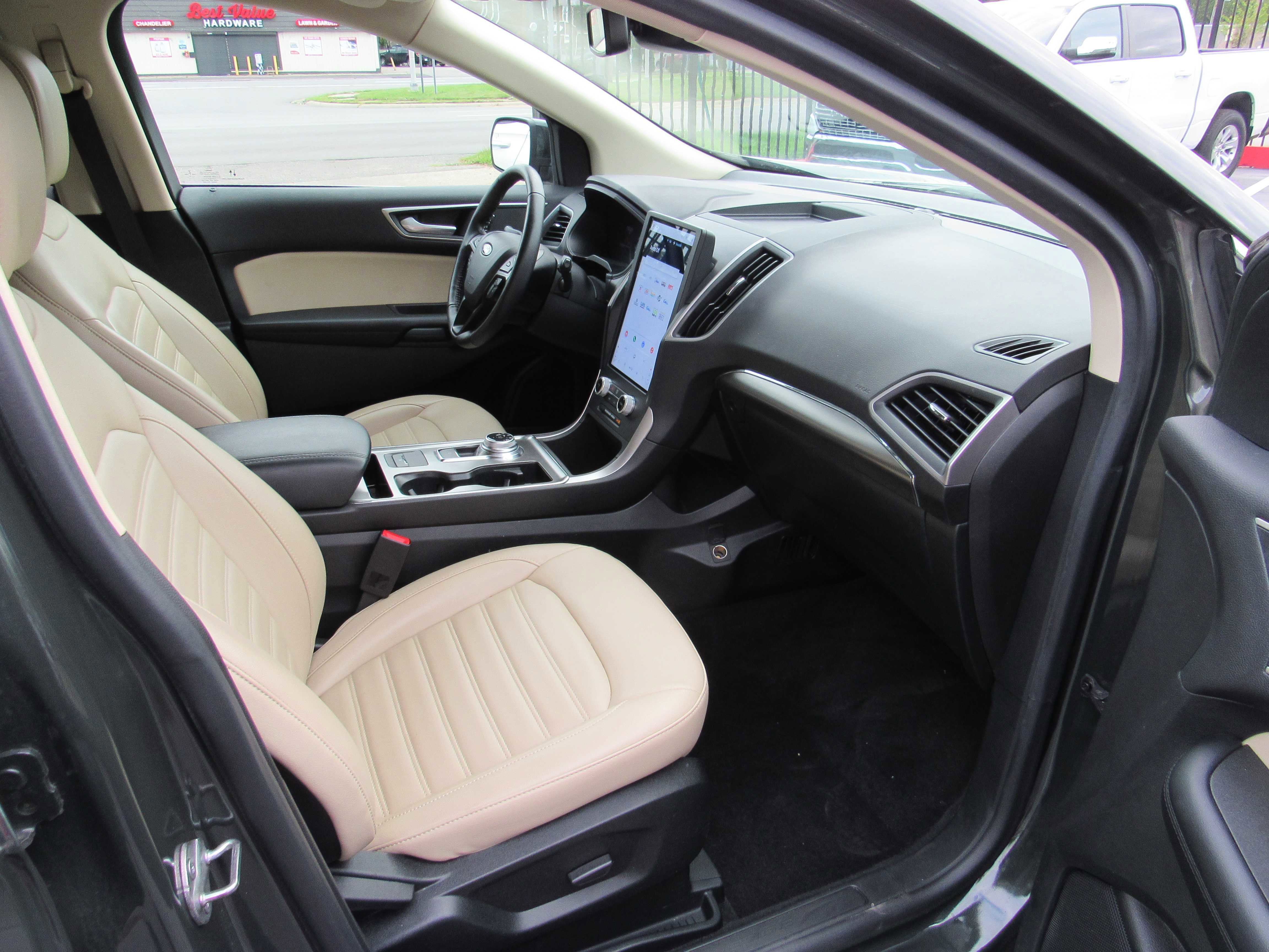 2022 Ford Edge SEL Image 19 of 22