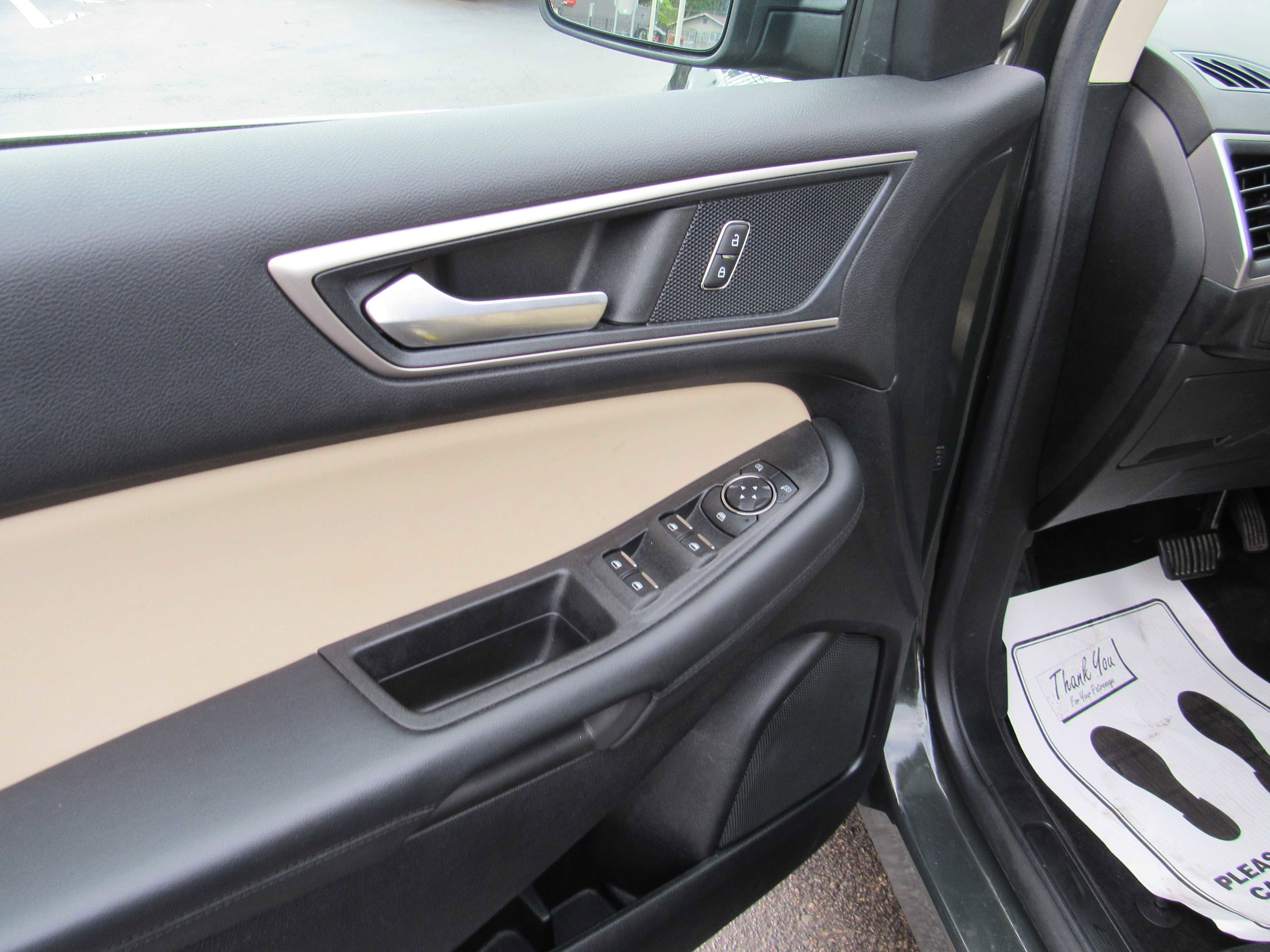 2022 Ford Edge SEL Image 18 of 22