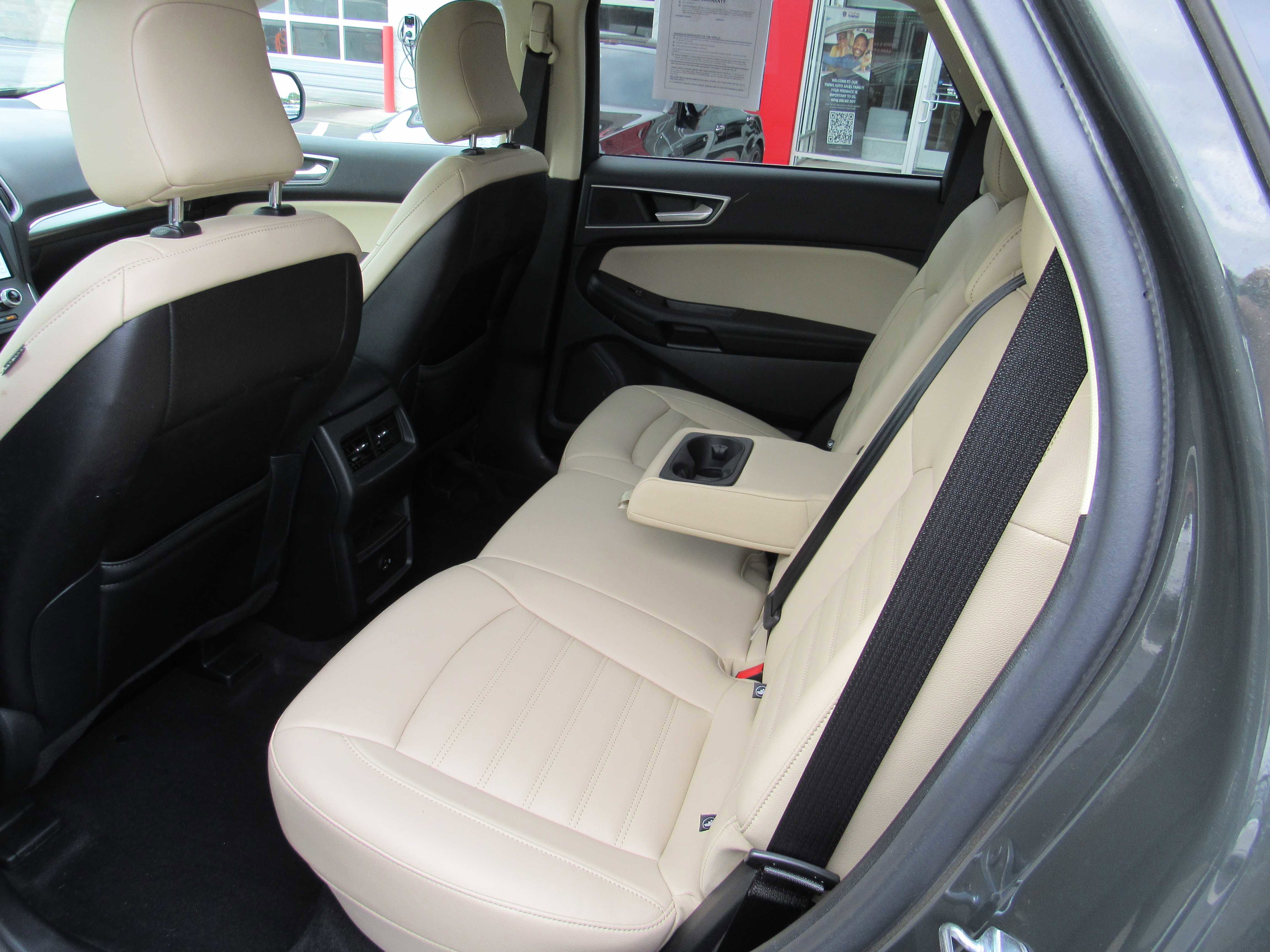 2022 Ford Edge SEL Image 11 of 22