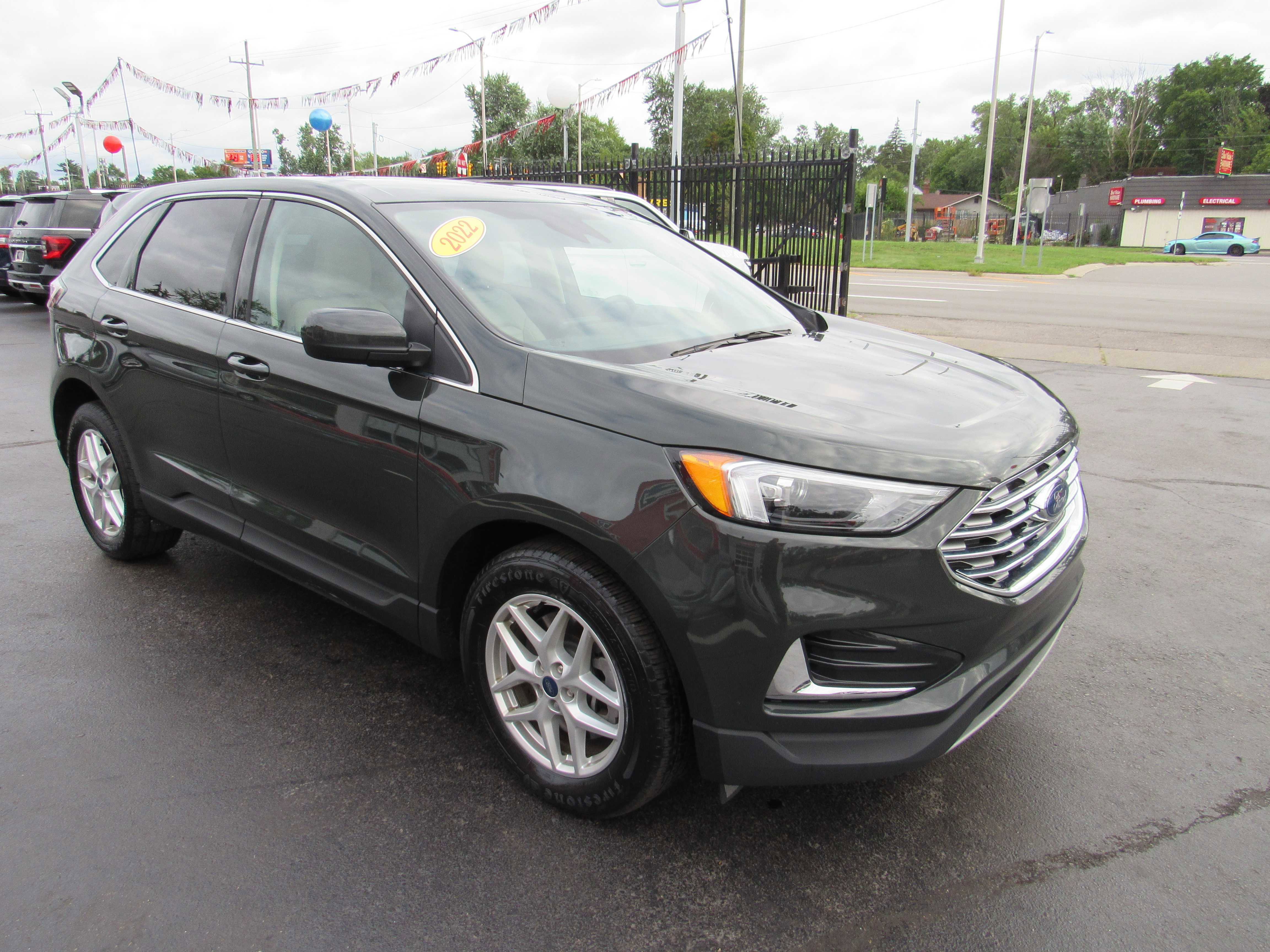 2022 Ford Edge SEL Image 3 of 22
