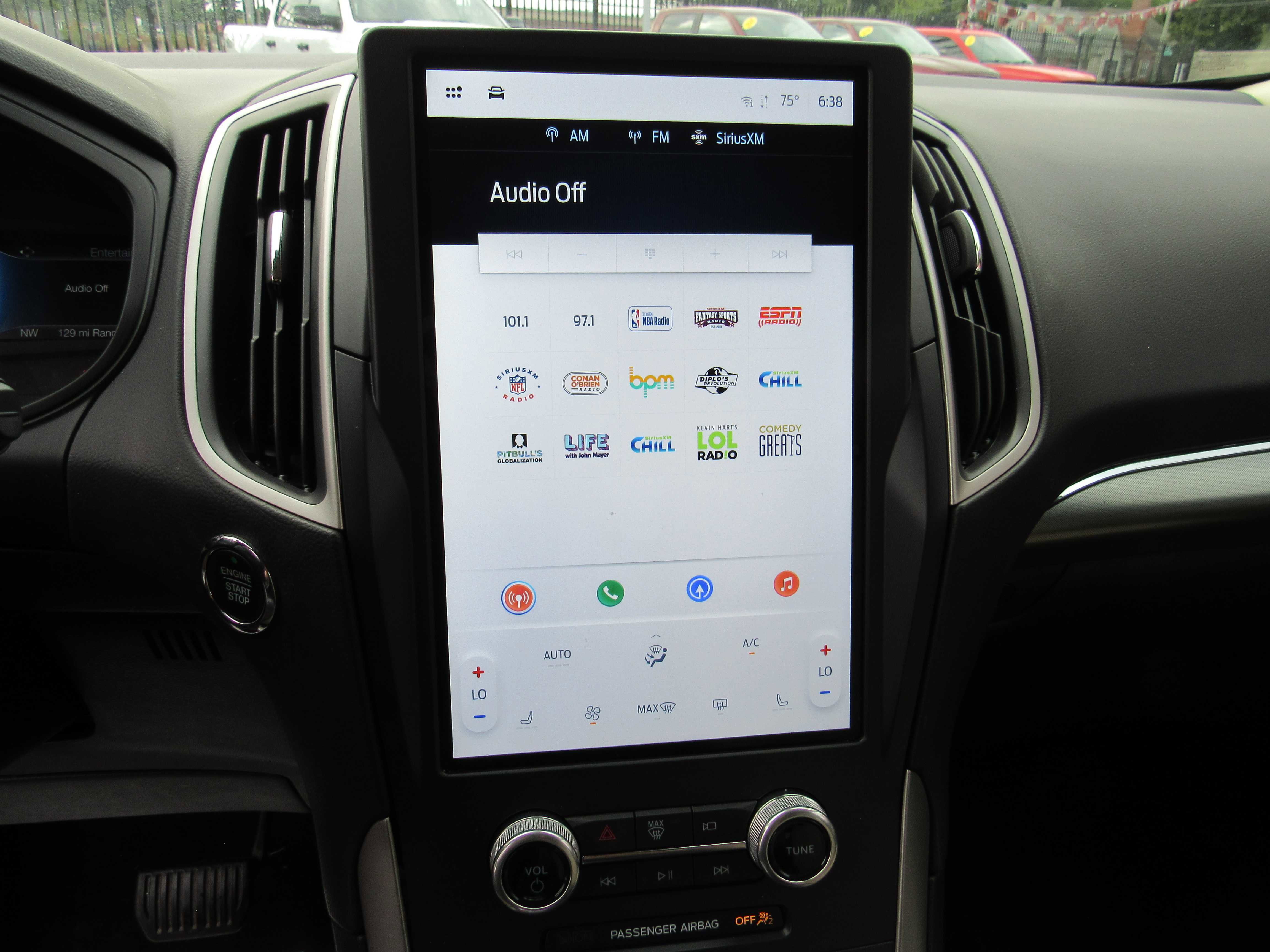 2022 Ford Edge SEL Image 16 of 22