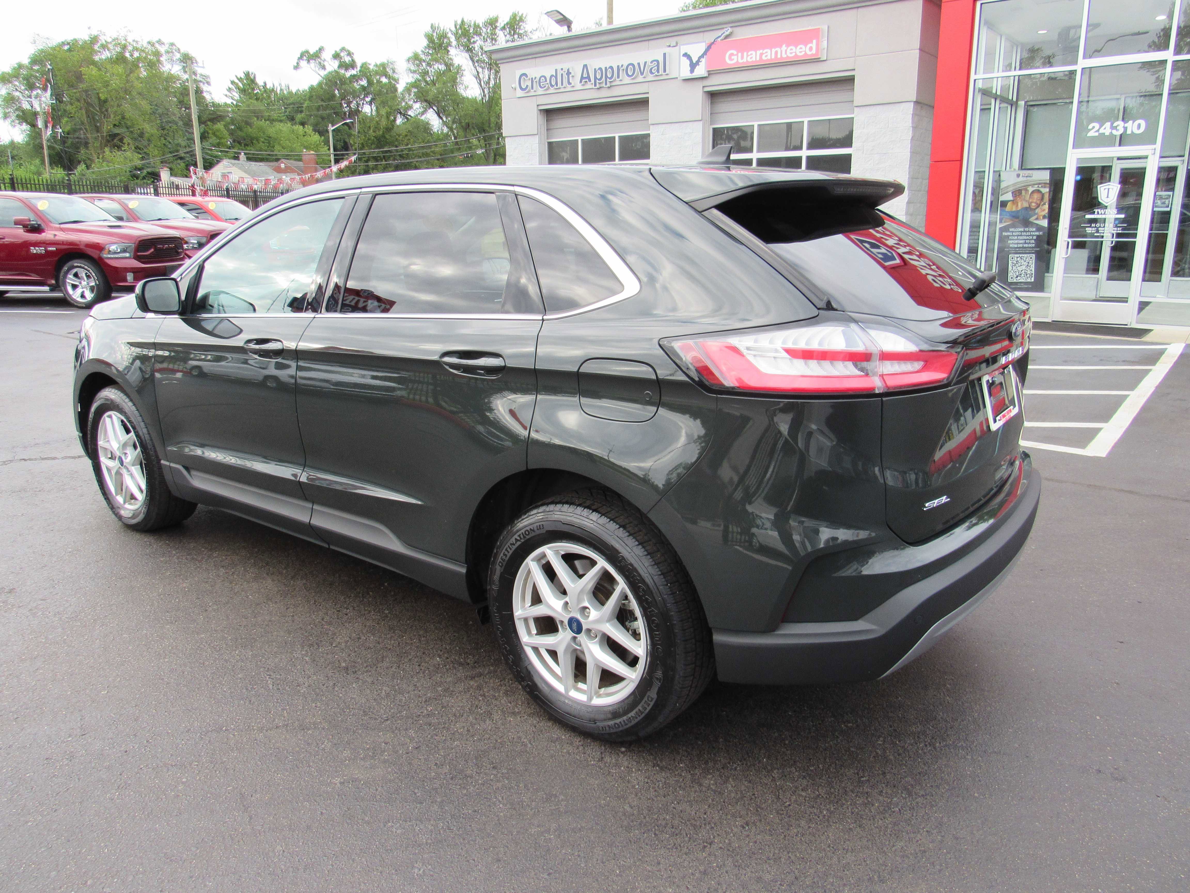 2022 Ford Edge SEL Image 7 of 22