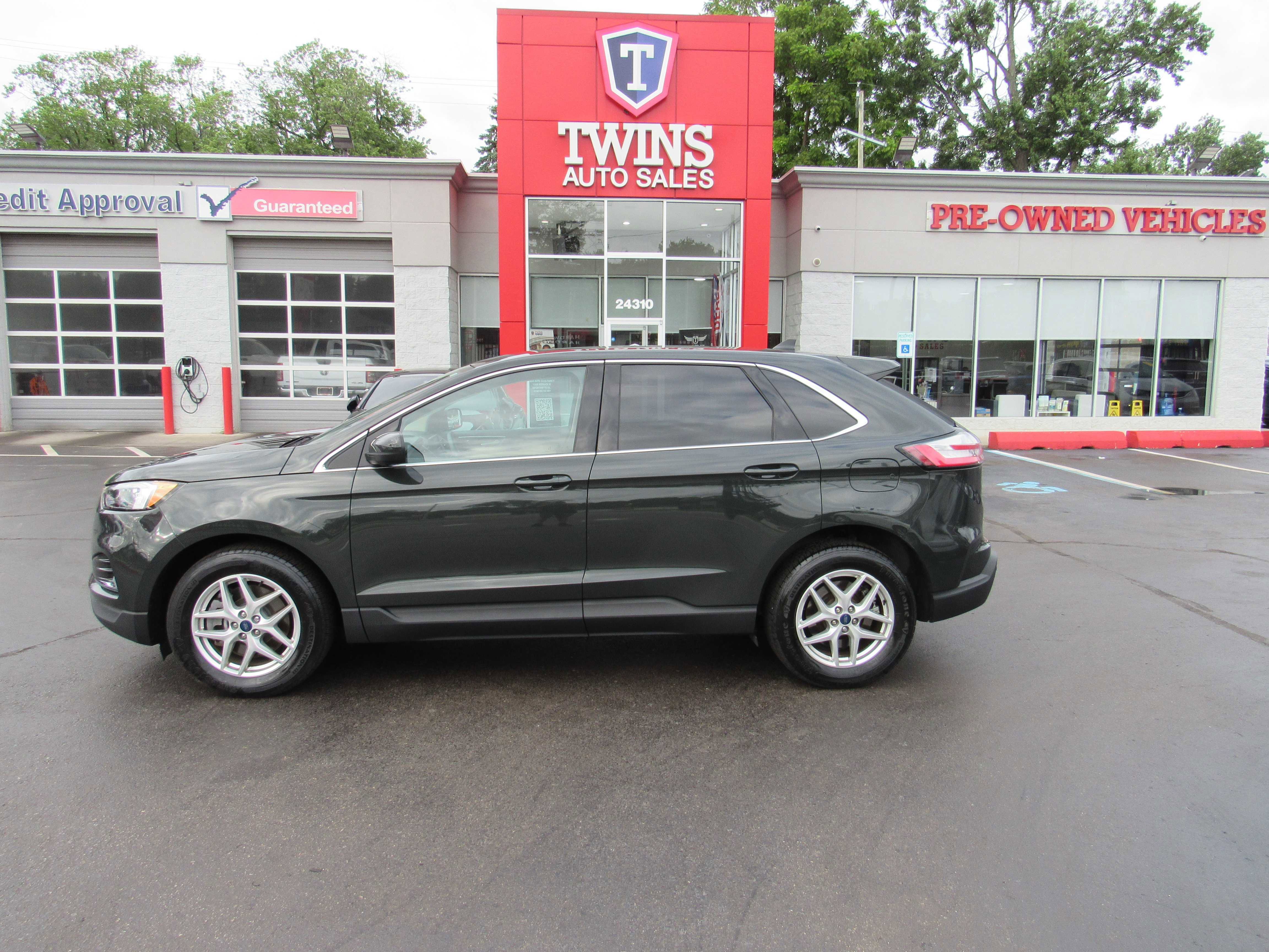 2022 Ford Edge SEL Image 8 of 22