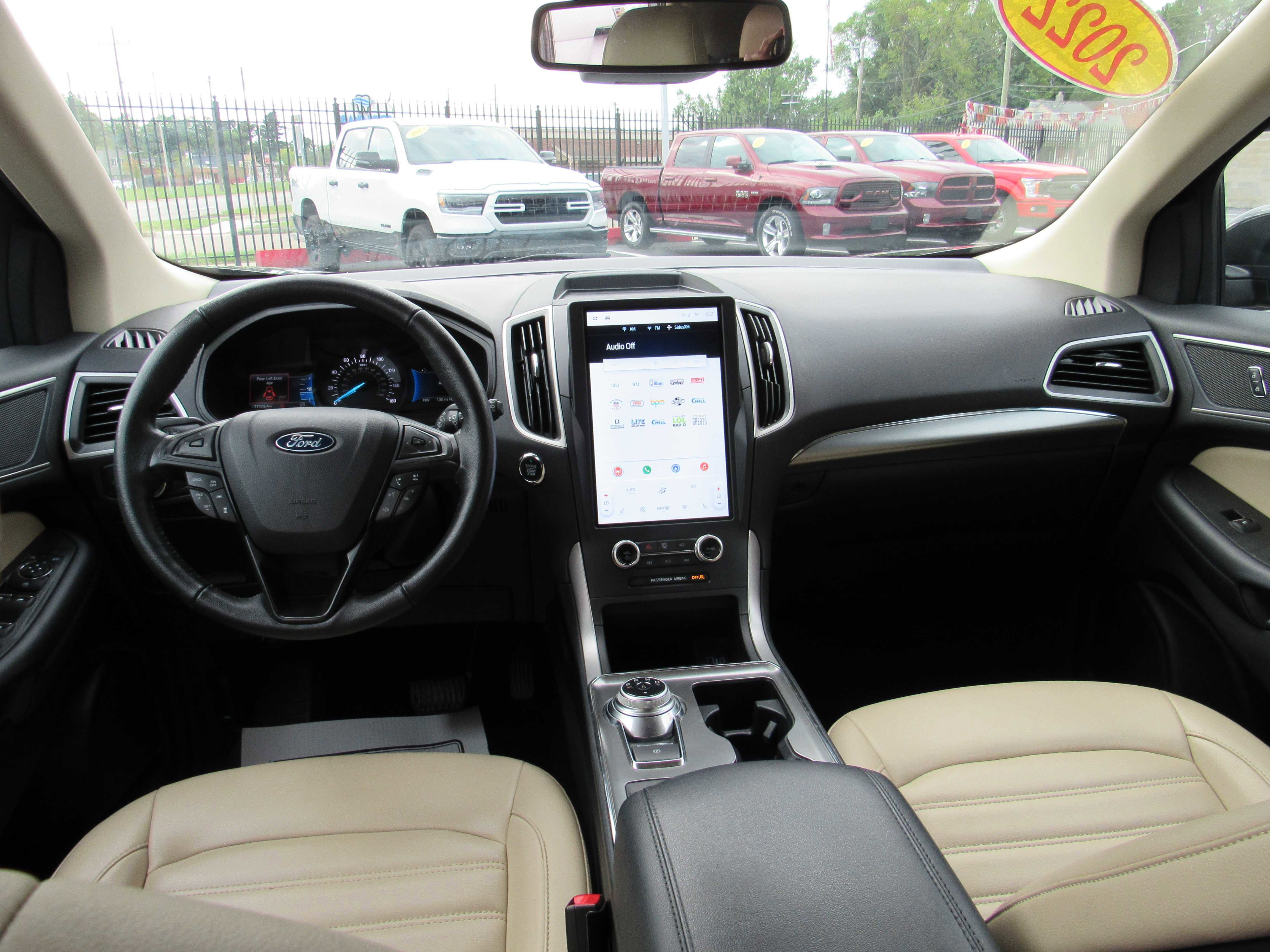 2022 Ford Edge SEL Image 14 of 22