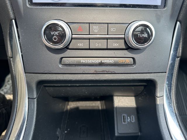 Vehicle image 34 of 55