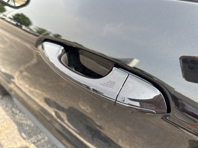 Vehicle image 21 of 55