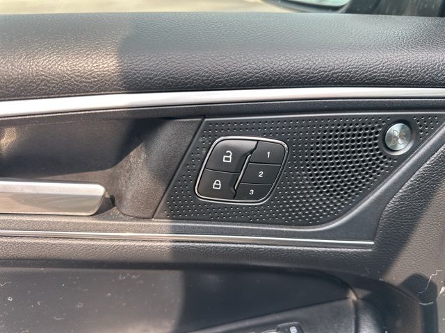 Vehicle image 25 of 55