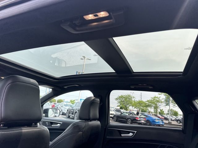 Vehicle image 20 of 55