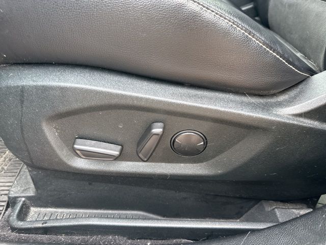 Vehicle image 27 of 55