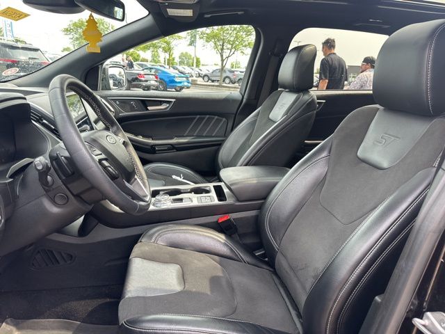 Vehicle image 26 of 55