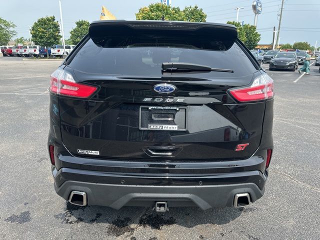 Vehicle image 4 of 55