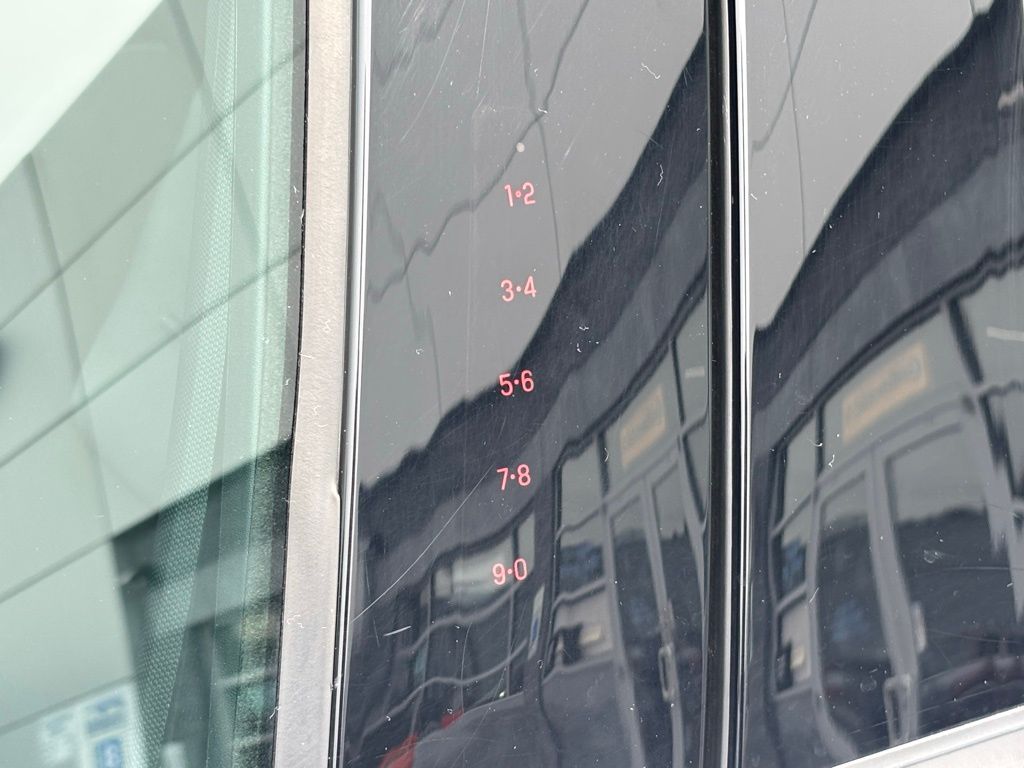 Vehicle image 29 of 34