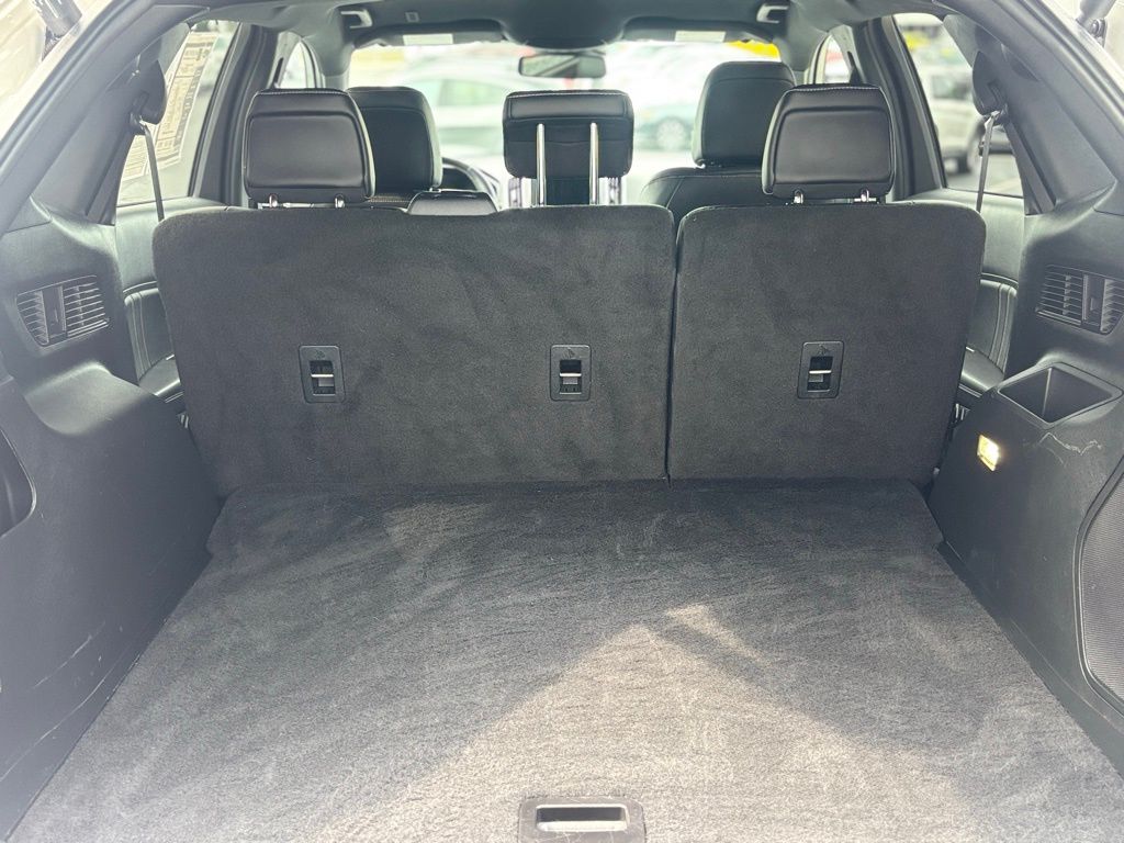Vehicle image 9 of 34