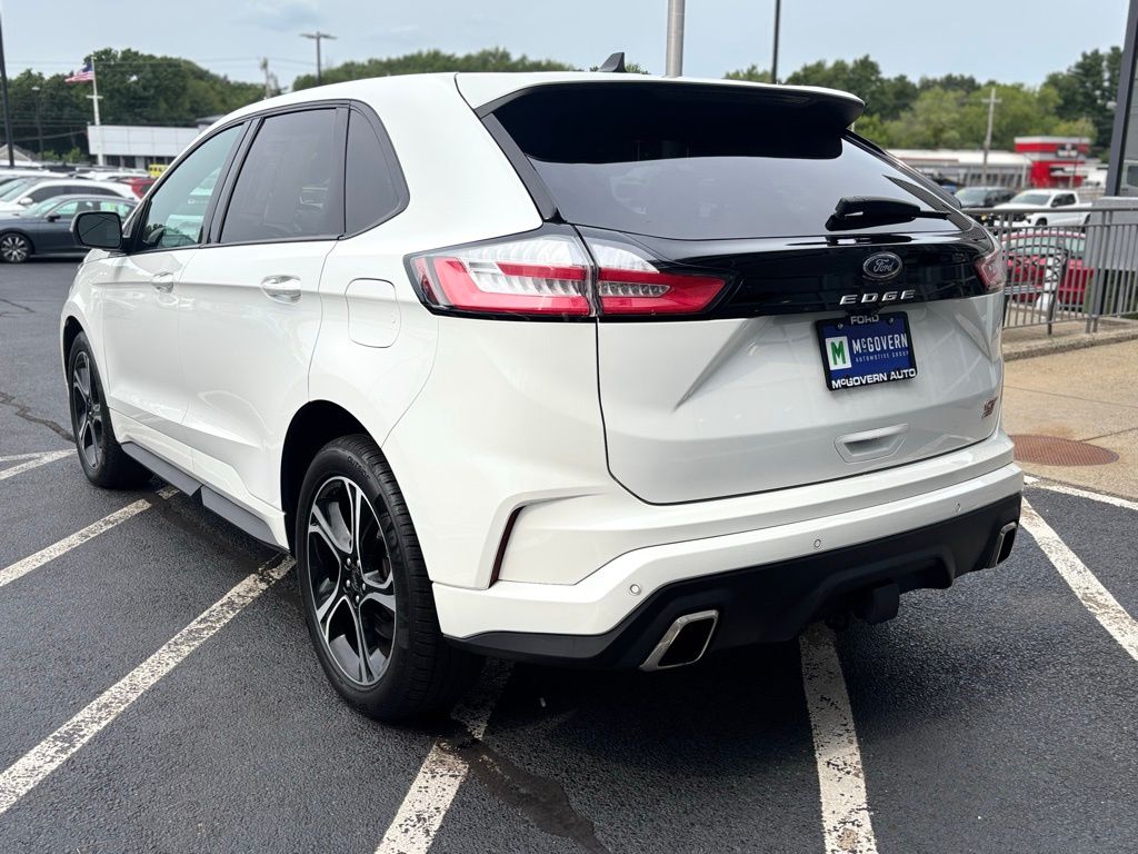 Vehicle image 6 of 34