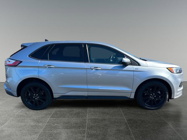 Vehicle image 3 of 37