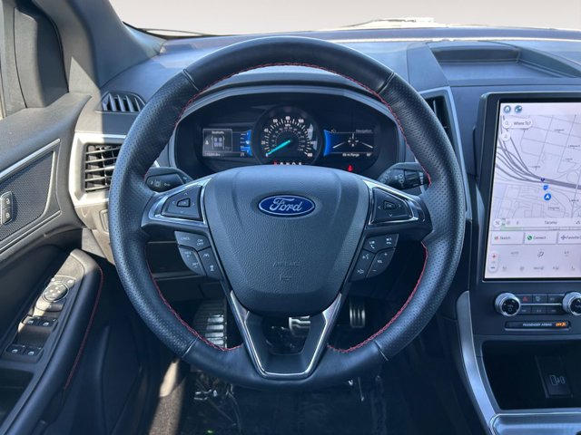 Vehicle image 32 of 37