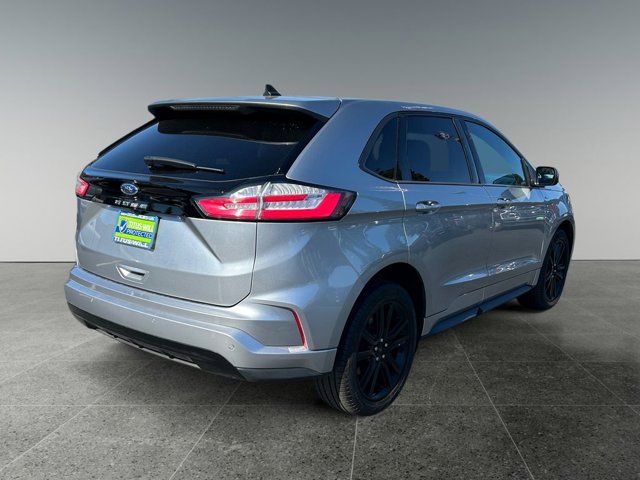 Vehicle image 4 of 37