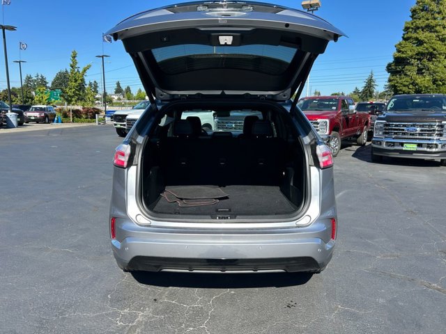 Vehicle image 11 of 37
