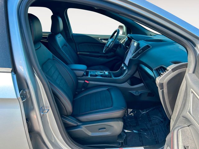 Vehicle image 13 of 37