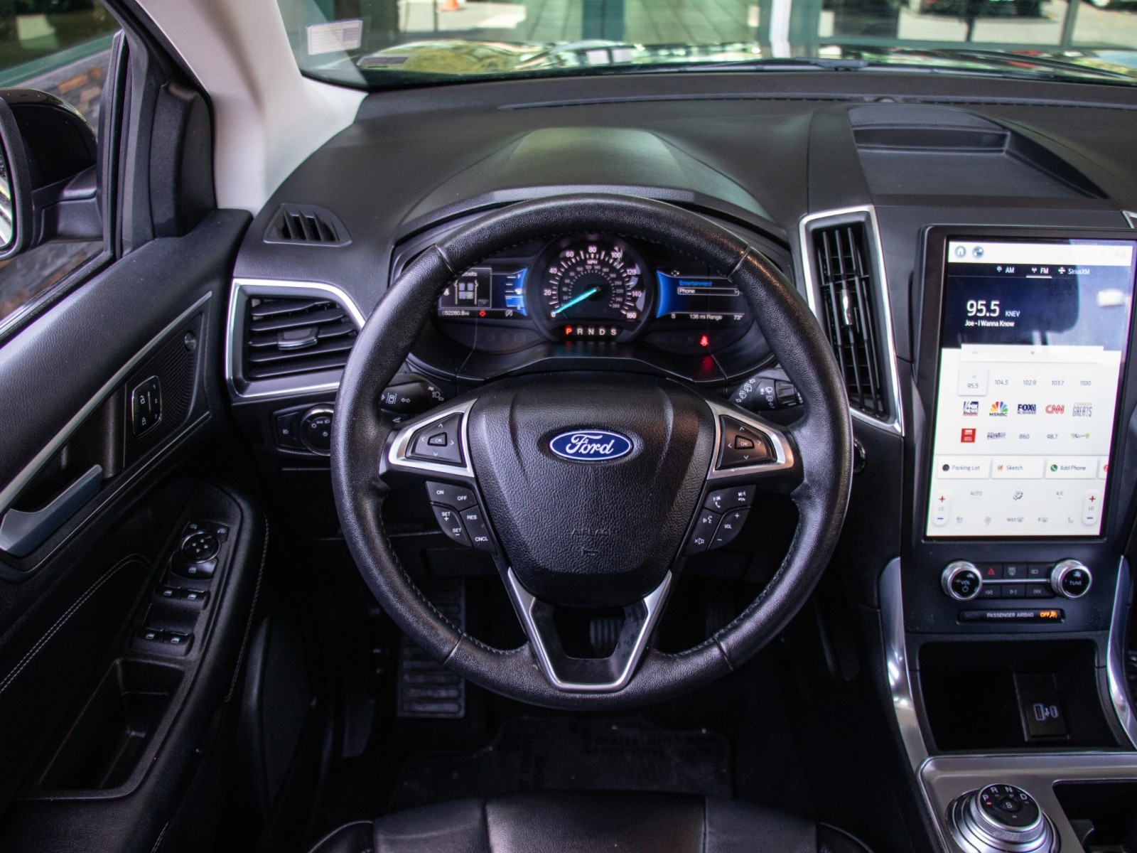 Vehicle image 11 of 24