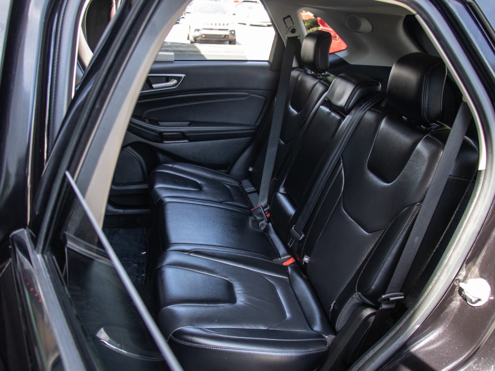Vehicle image 20 of 24