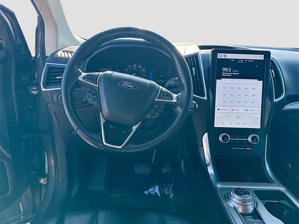Vehicle image 19 of 23