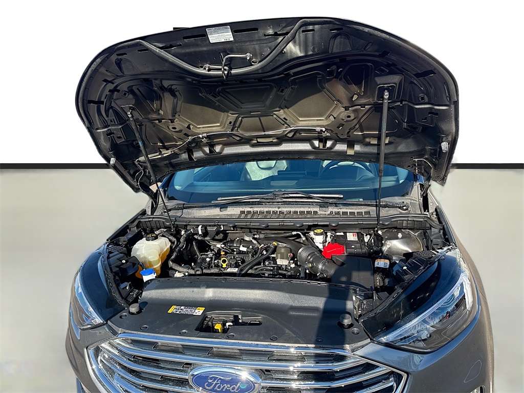 Vehicle image 21 of 23